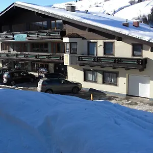 Hotel-pension Flora Bed & Breakfast
